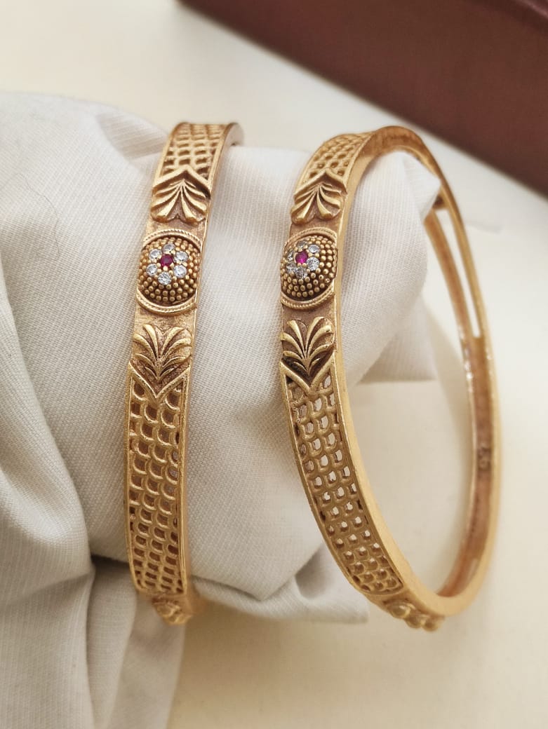 Surogya Elegant Party Wear Bangles