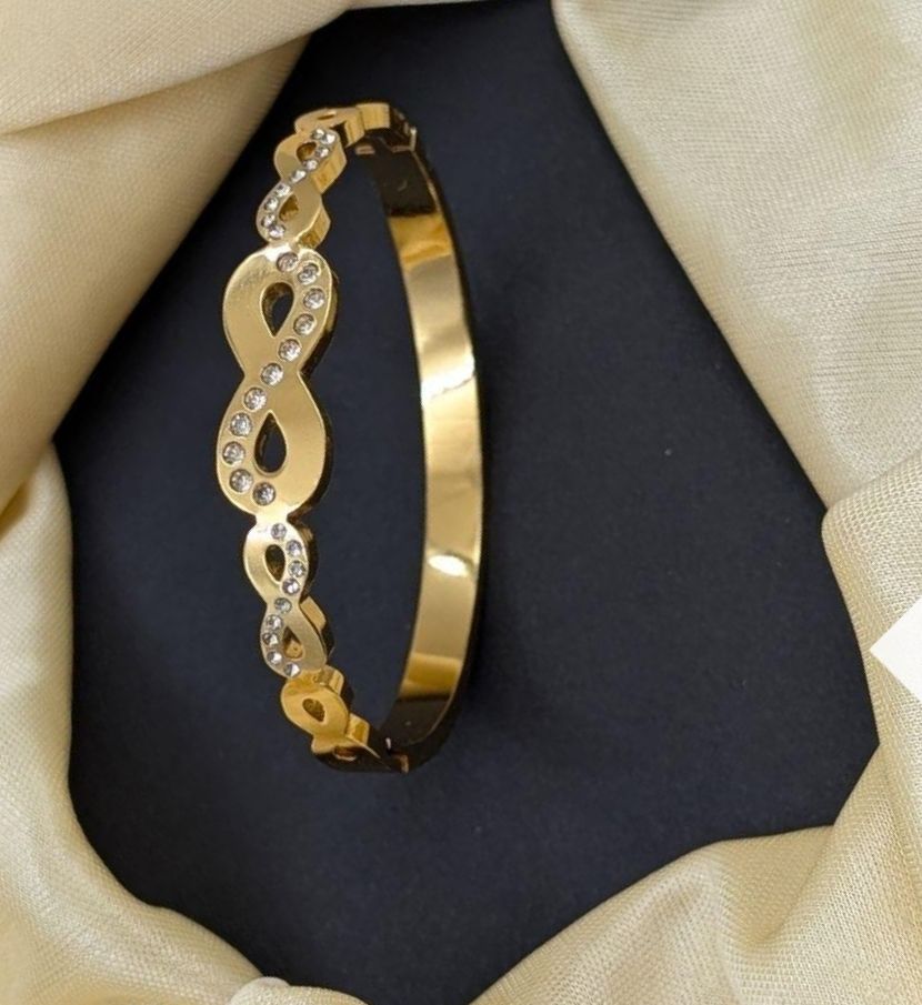 Surogya Classic Designer Bracelet for Women
