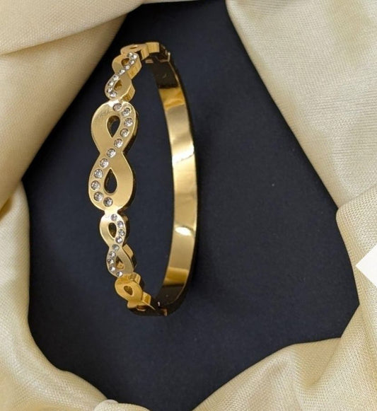 Surogya Classic Designer Bracelet for Women