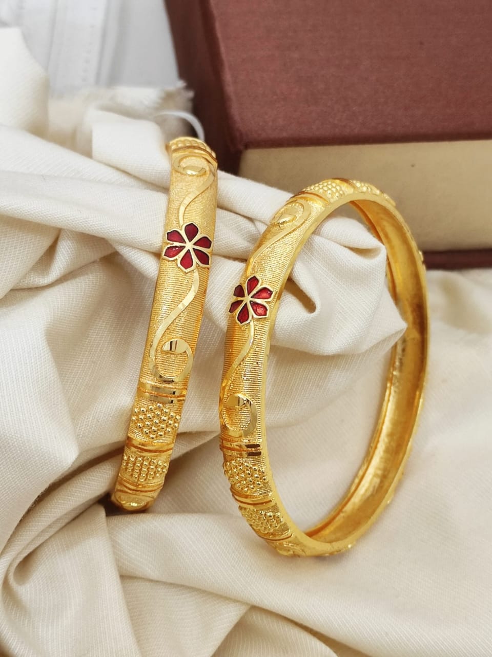 Surogya Beautiful Party Ready Bangles Set