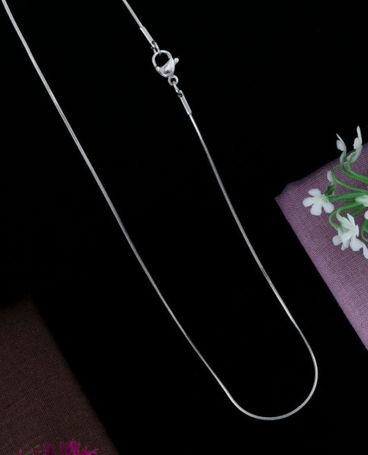 Trendy Long Chain with Modern Look